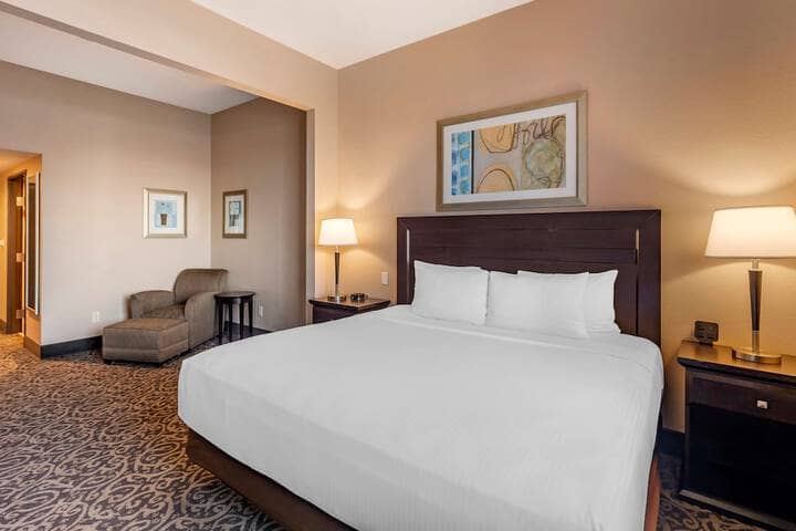 Room 4 of 37