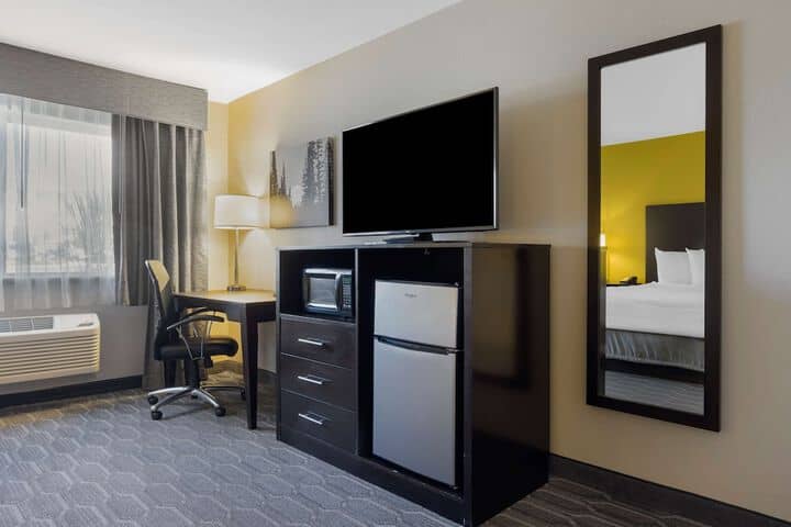 Room 13 of 29