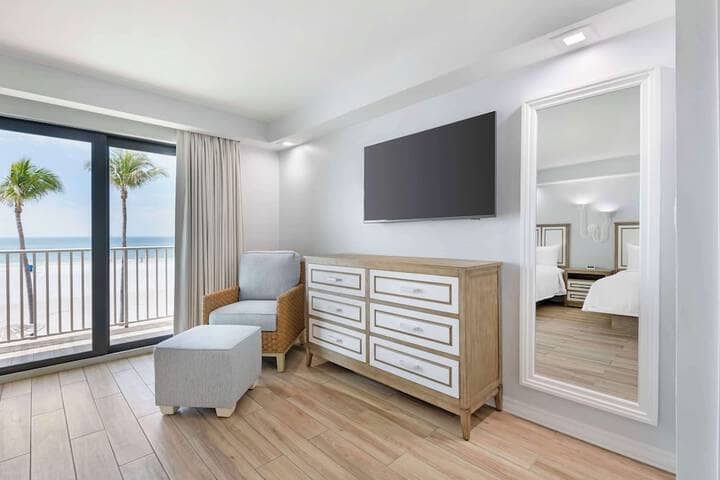 Room 21 of 131