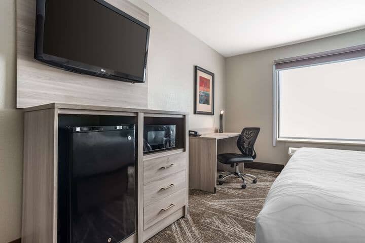Room 7 of 32