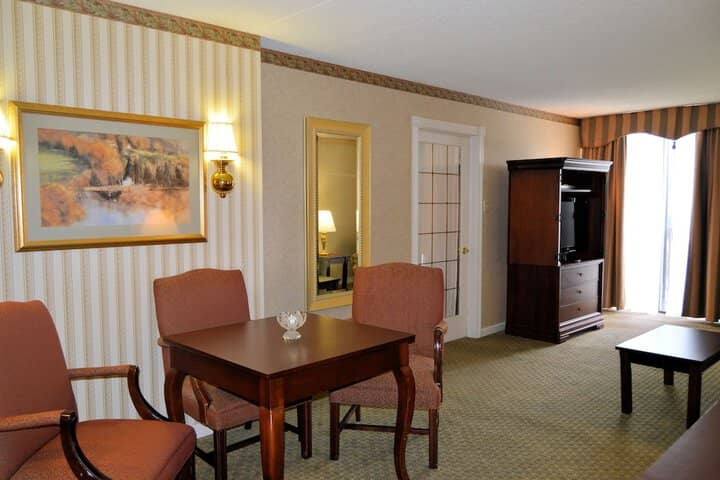Room 6 of 23