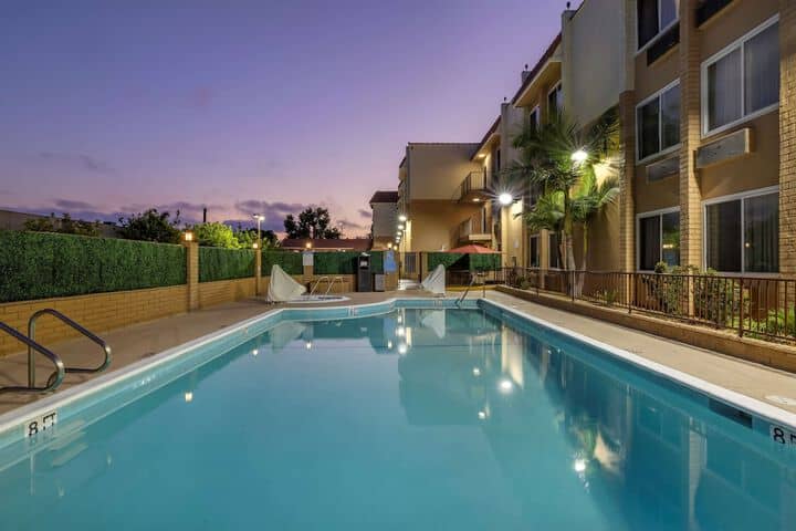 Pool 26 of 32