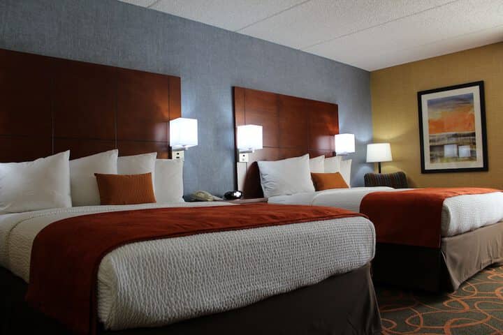 Room 4 of 40