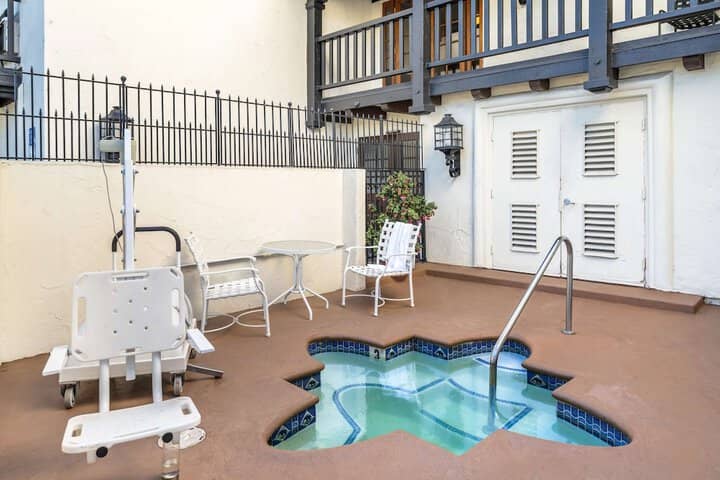Pool 60 of 76