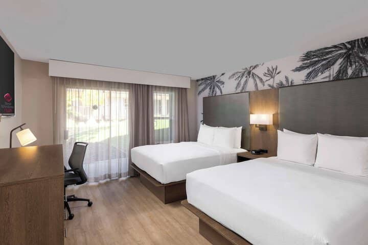Room 21 of 37