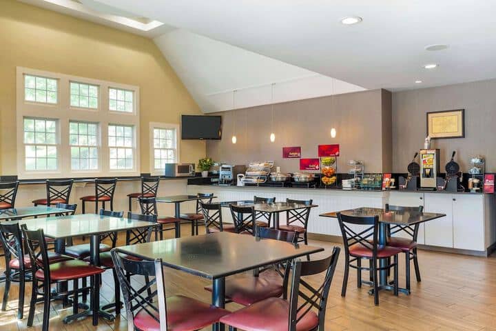 Breakfast area