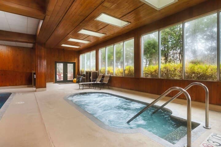 Pool 32 of 40