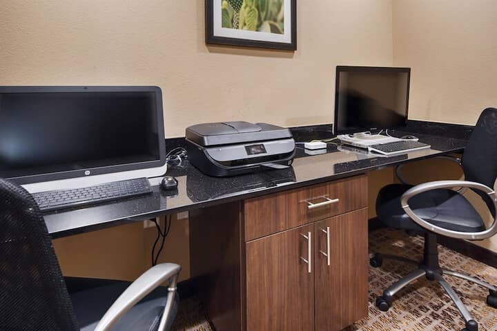Business Center 13 of 14