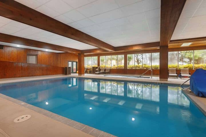Pool 31 of 40