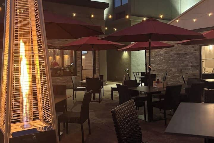 Dining 14 of 19