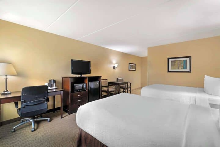 Room 29 of 94