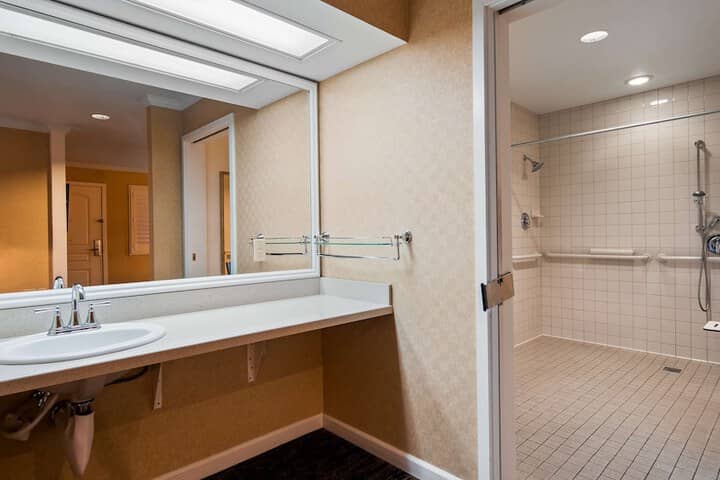 Room 30 of 46