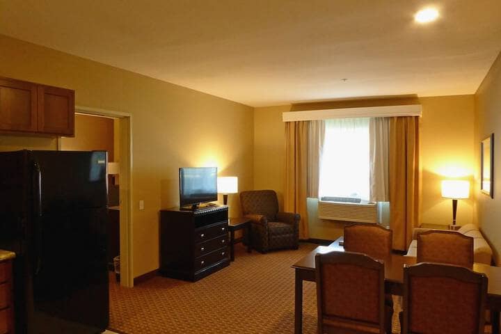 Room 17 of 76