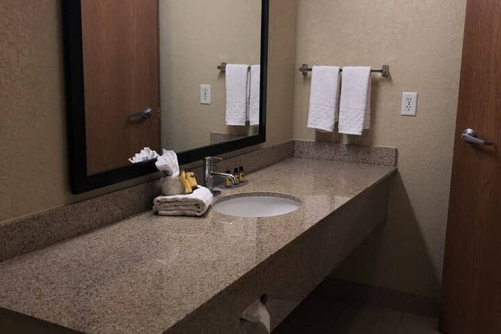 Room 15 of 28