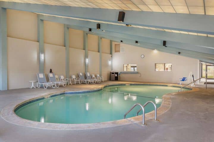 Pool 24 of 39