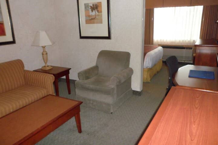 Room 5 of 43