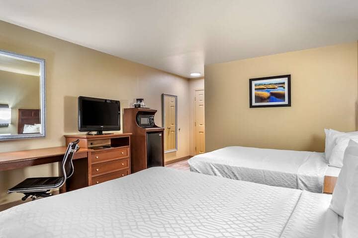 Room 13 of 25