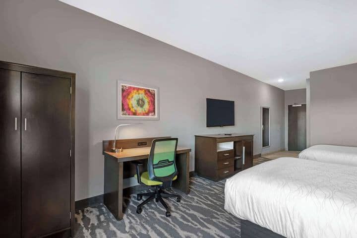 Room 18 of 47