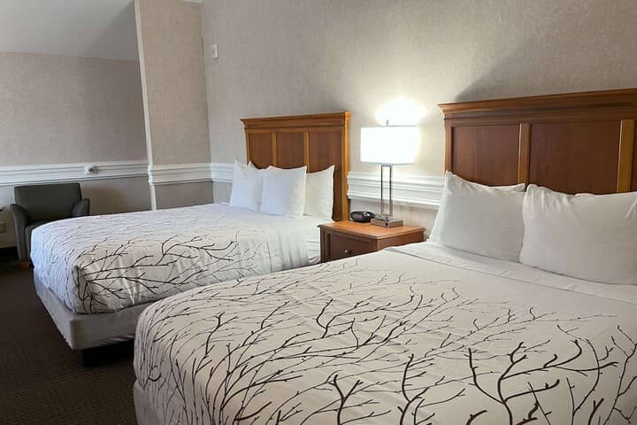 Room 32 of 62