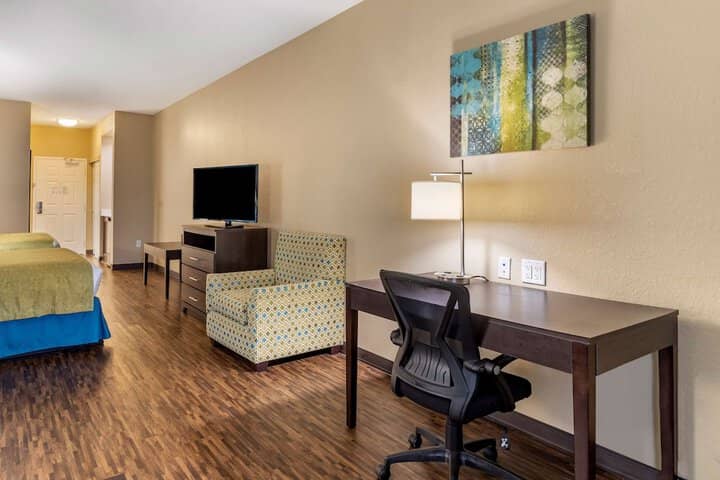 Room 9 of 27