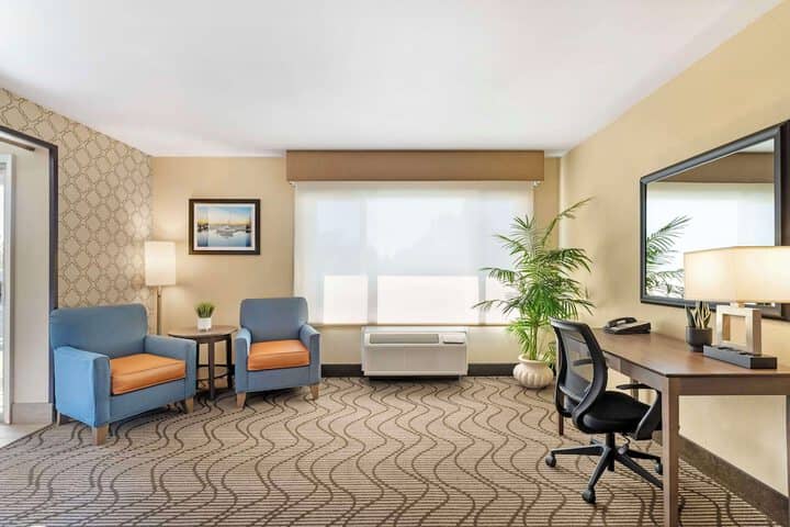 Room 8 of 47