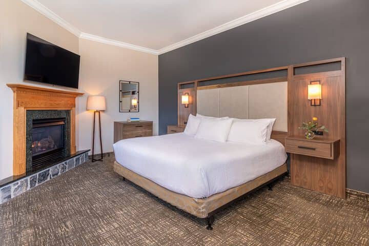 Room 26 of 65