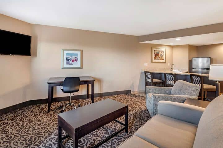 Room 16 of 37