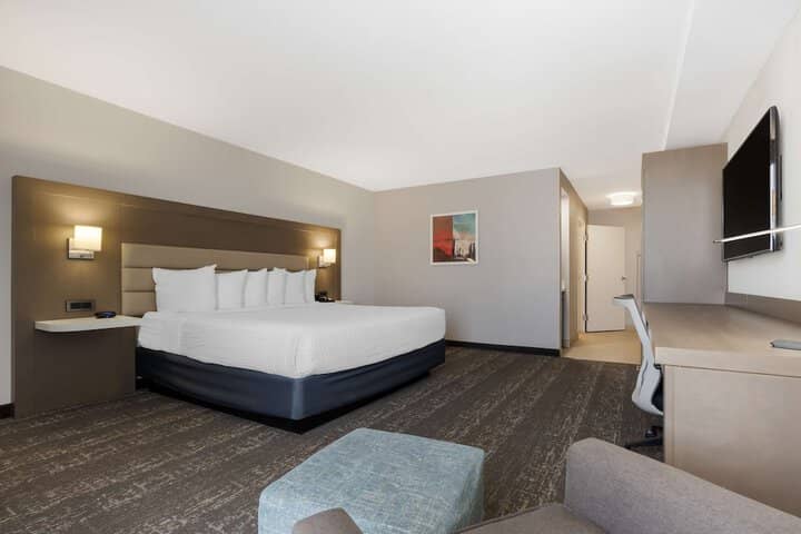 Room 63 of 117
