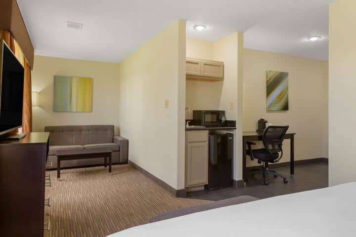 Room 16 of 41