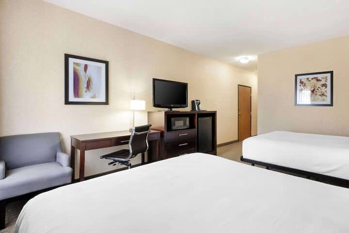 Room 30 of 46