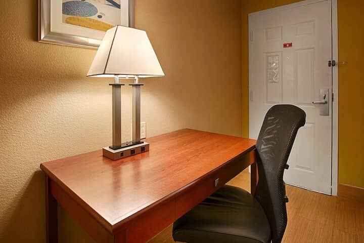 Room 6 of 63