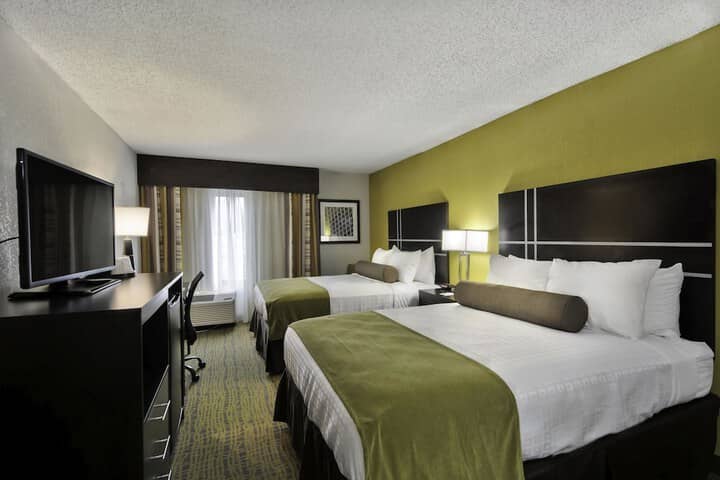 Room 5 of 18