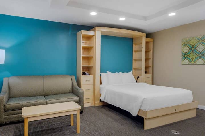 Room 17 of 59