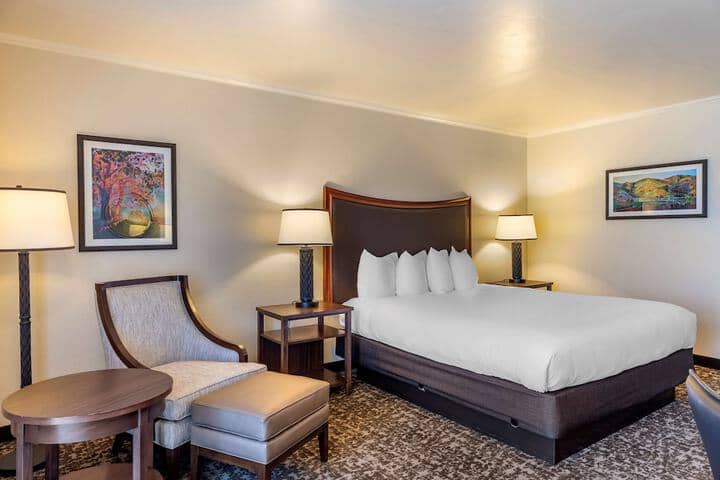 Room 5 of 32