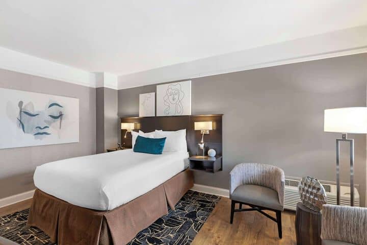 Room 16 of 70