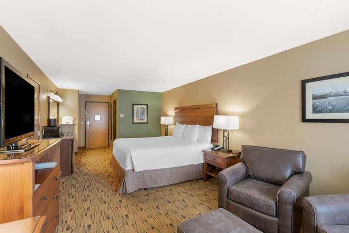 Room 18 of 37