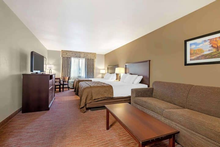 Room 9 of 40