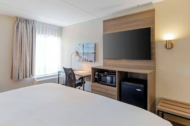 Room 14 of 30