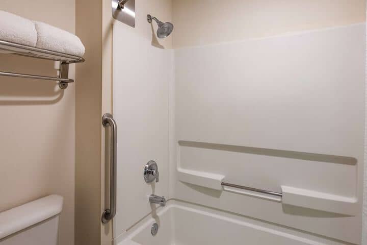Room 18 of 25