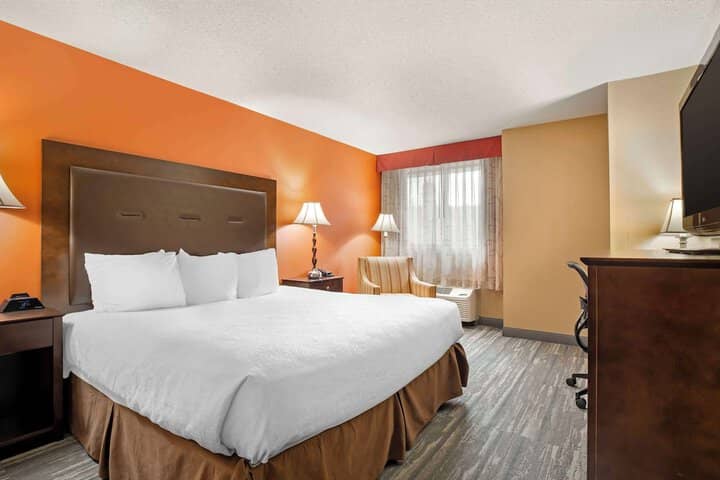 Room 21 of 48