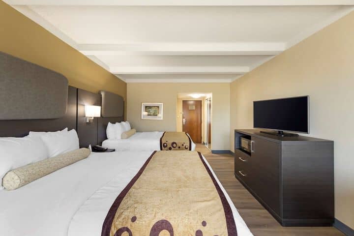 Room 18 of 35