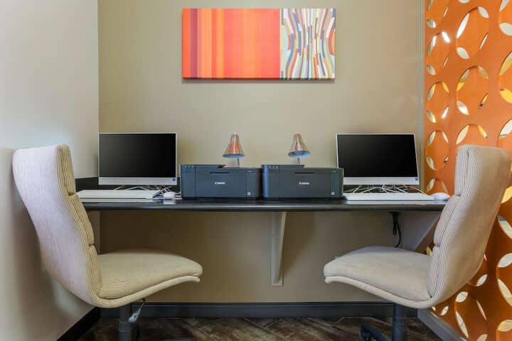 Business Center 38 of 41