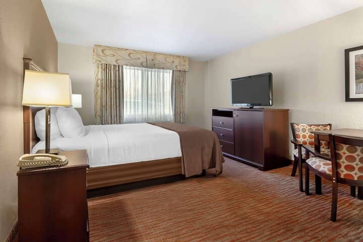 Room 14 of 40