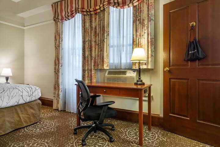 Room 20 of 49