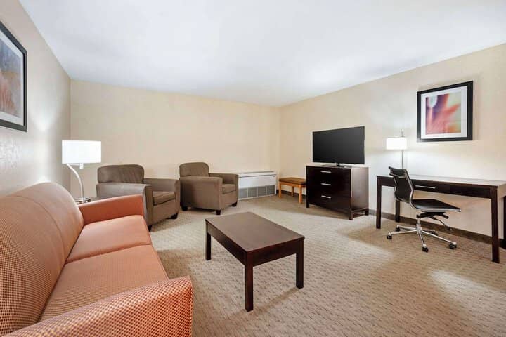 Room 21 of 46