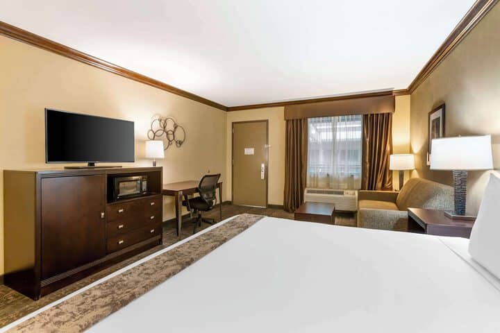 Room 11 of 42