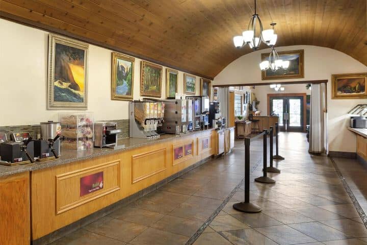 Breakfast area