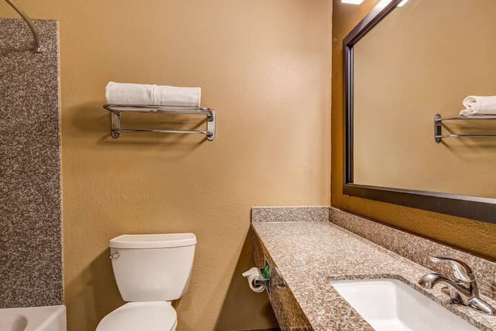 Room 21 of 28