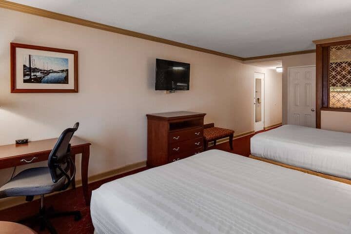 Room 13 of 37