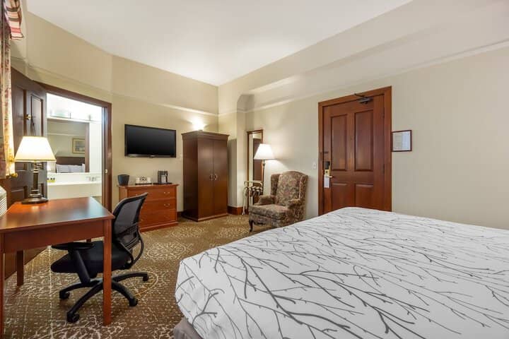 Room 30 of 49